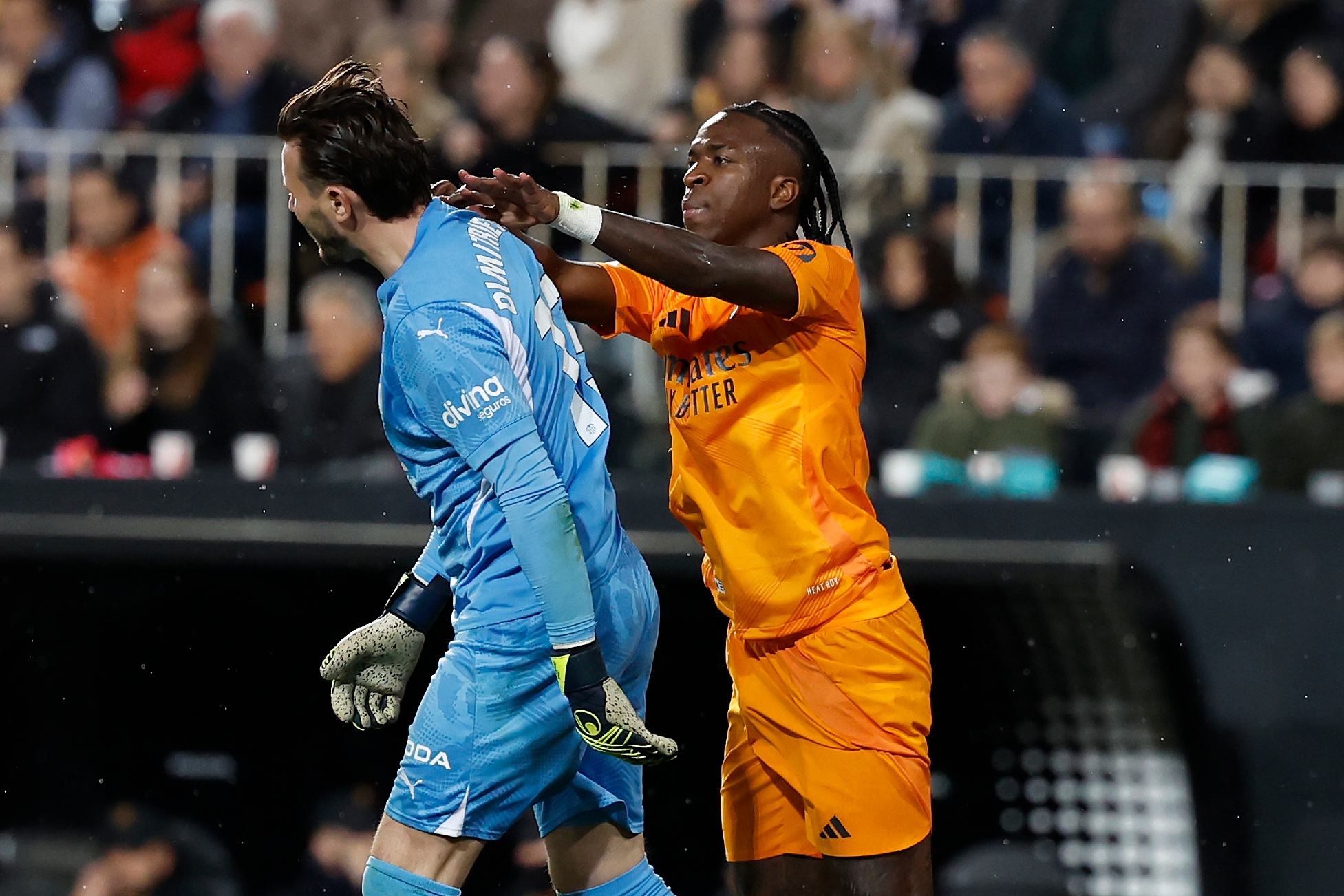 盯着欠薪不 盯着欠薪不