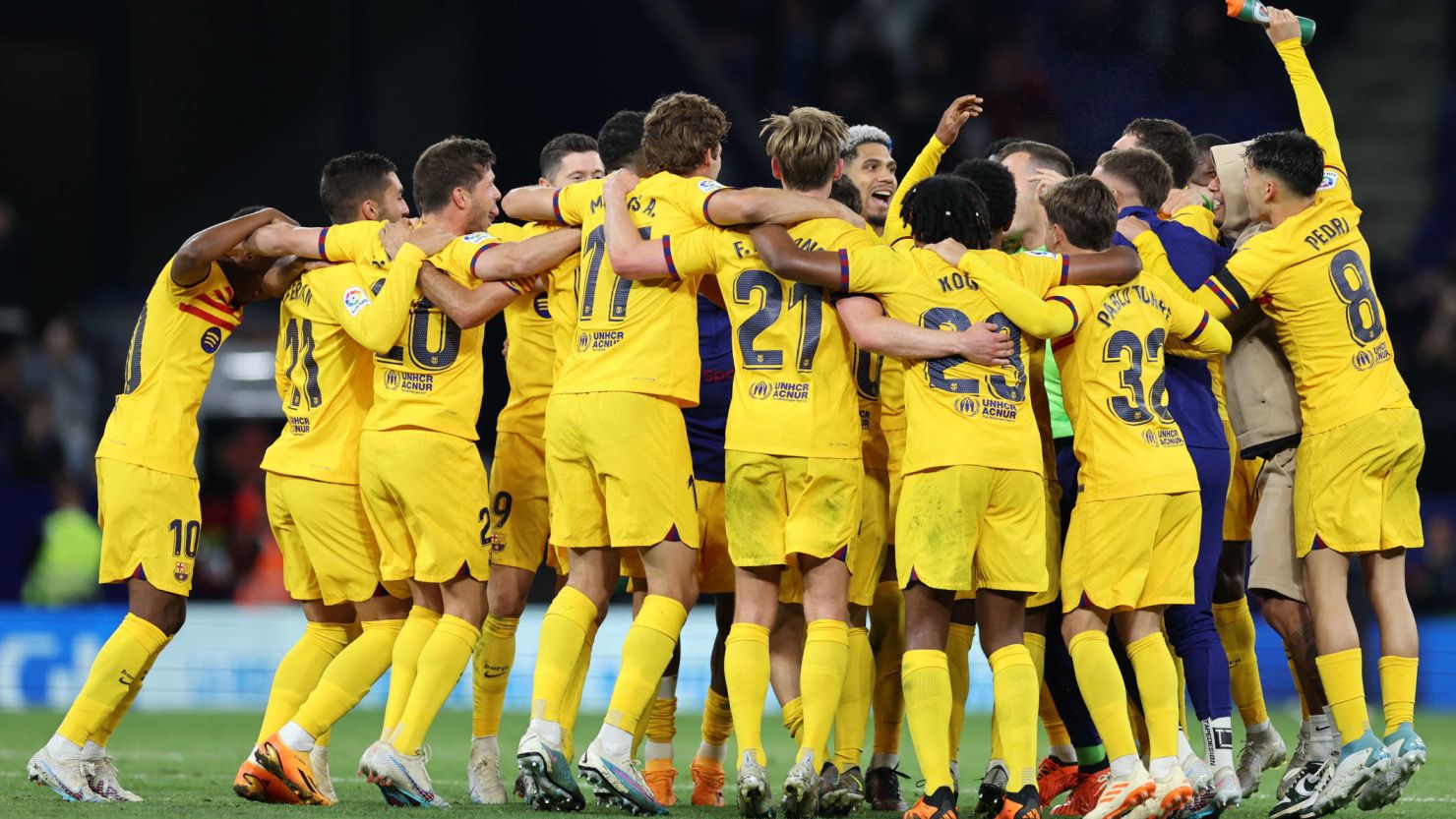 竞相报道的 竞相报道的